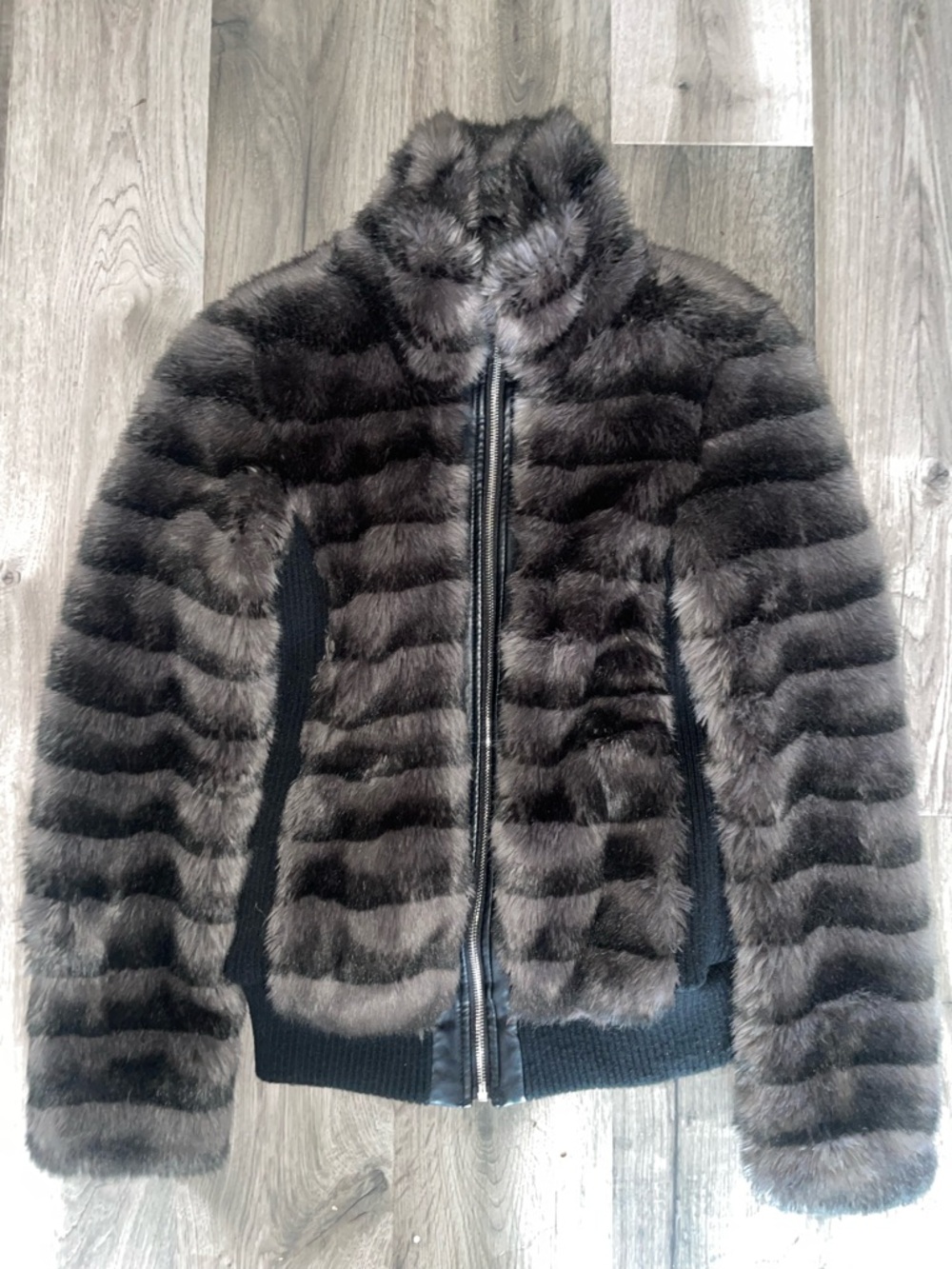 Vintage Y2K Guess Women's Faux Fur Zip Jacket